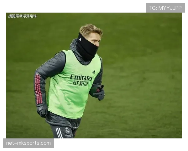 厄德高与贝林厄姆控球分布偏移：中场角色分化如何影响球队进攻结构？