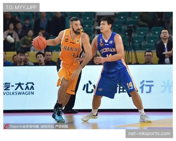 背身单打规则解析:合法进攻动作与违例判定标准 背身单打规则解析:合法进攻动作与违例判定标准
